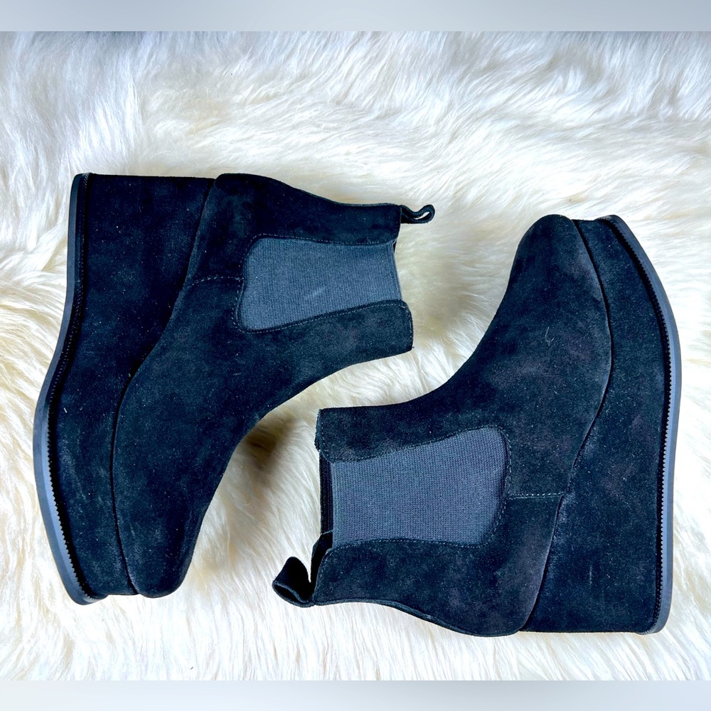 Jeffrey Campbell Rochester Suede Platform Chelsea Boots Size 6 NWOT